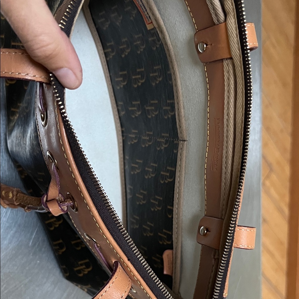 Dooney & Bourke Black and Tan Pebble Grain Tote Bag - Picture 4 of 6